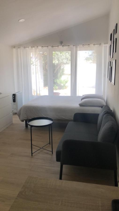 Studio Refait A Neuf Avec Jardin Aigues Mortes Buitenkant foto
